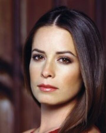 Yasmine Helena Carrington